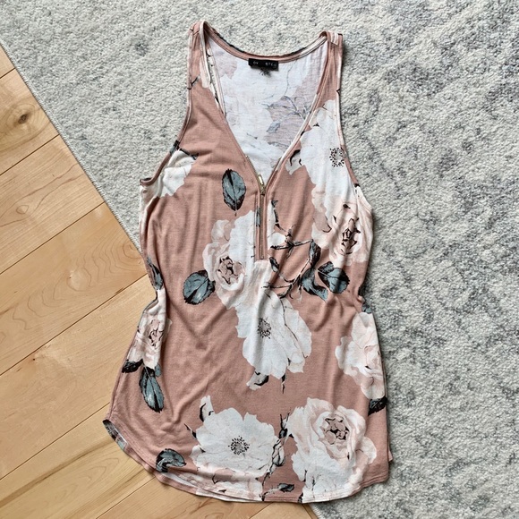 Dynamite Tops - Dynamite Floral Zipper Tank